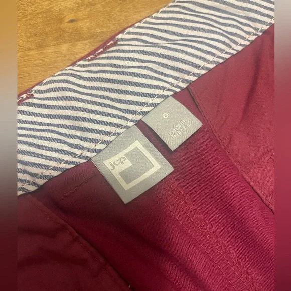 Women’s JCP Burgundy ankle trouser (Size 8) - Picture 2 of 2